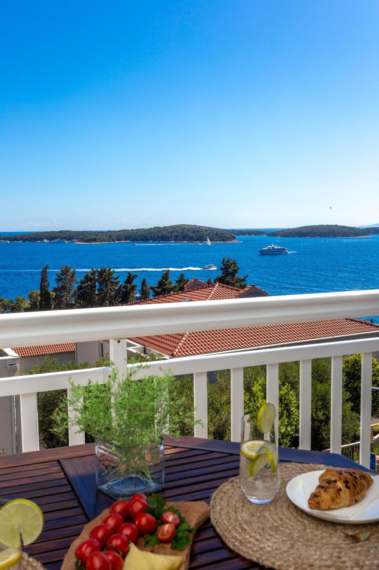 Tia Hvar Top View Apartment Hvar Town Luaran gambar
