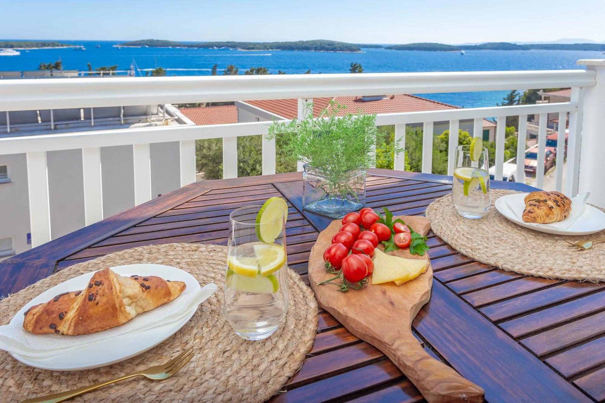 Tia Hvar Top View Apartment Hvar Town Luaran gambar